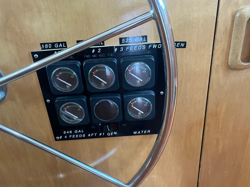 Slide: The Image of Hatteras 74 Sport Deck Motor Yacht 1999 - 52