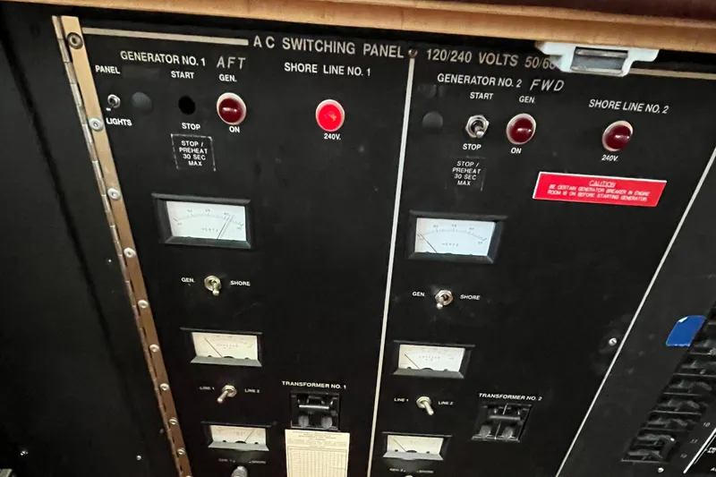 Slide: The Image of Hatteras 74 Sport Deck Motor Yacht 1999 - 57