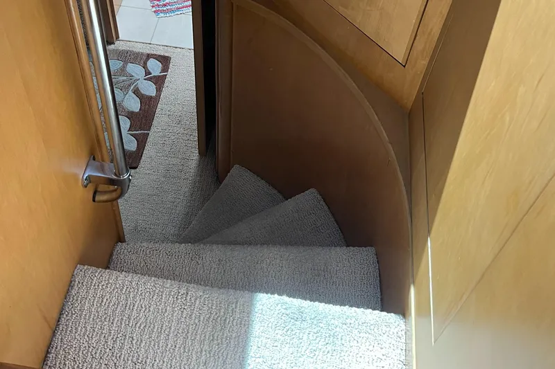 Slide: The Image of Hatteras 74 Sport Deck Motor Yacht 1999 - 63