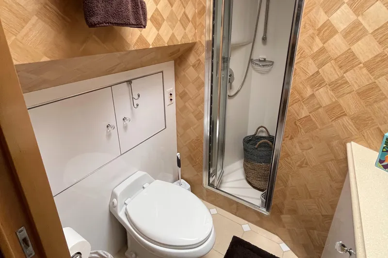 Slide: The Image of Hatteras 74 Sport Deck Motor Yacht 1999 - 70