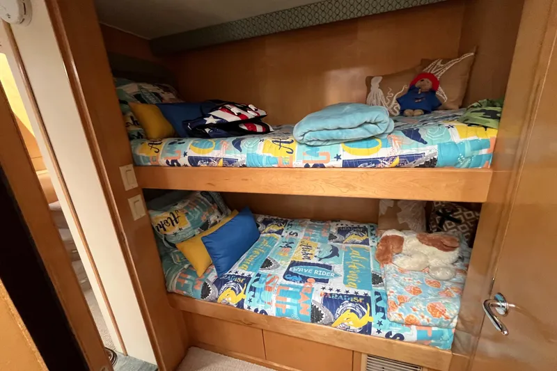 Slide: The Image of Hatteras 74 Sport Deck Motor Yacht 1999 - 72