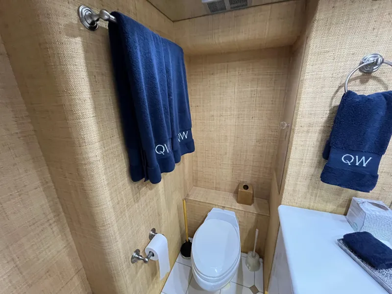 Slide: The Image of Hatteras 74 Sport Deck Motor Yacht 1999 - 86