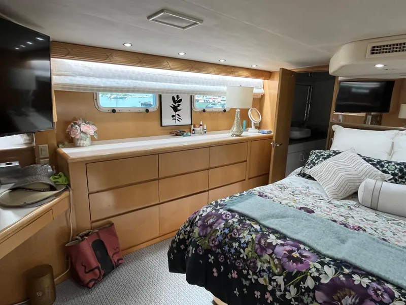 Slide: The Image of Hatteras 74 Sport Deck Motor Yacht 1999 - 93