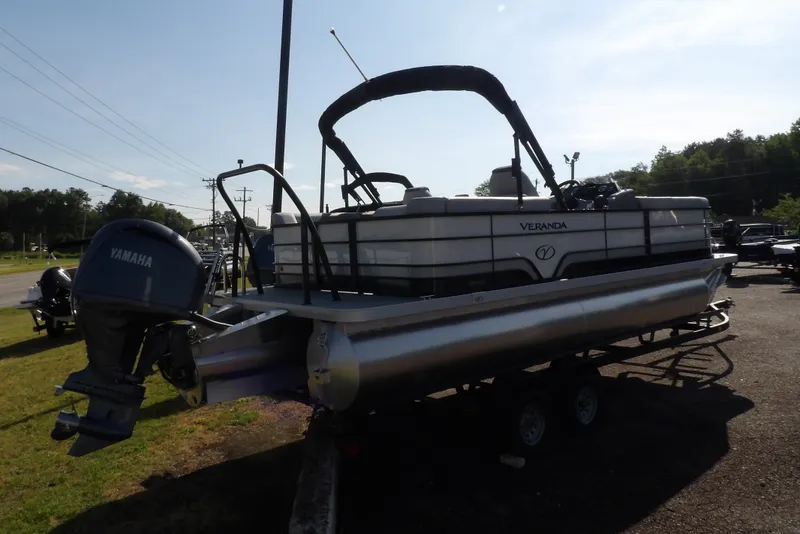 Slide: The Image of Veranda Vista Sport 22 2025 - 4