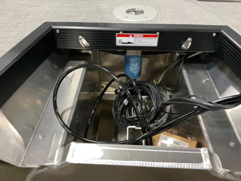 Slide: The Image of Bennington 23LXSFB ESP 2024 - 31