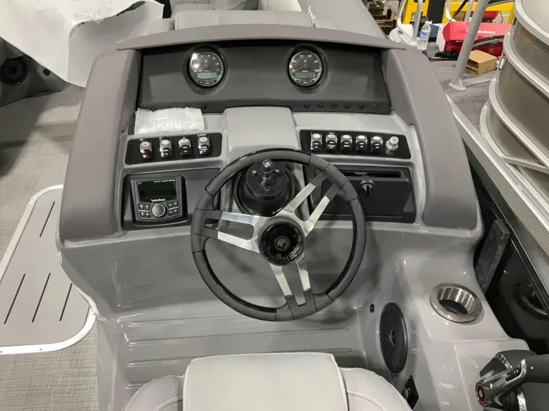 Slide: The Image of Bennington 23LXSFB ESP 2024 - 34