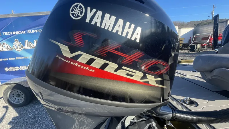 Slide: The Image of Avid 18XC Crappie 2024 - 14