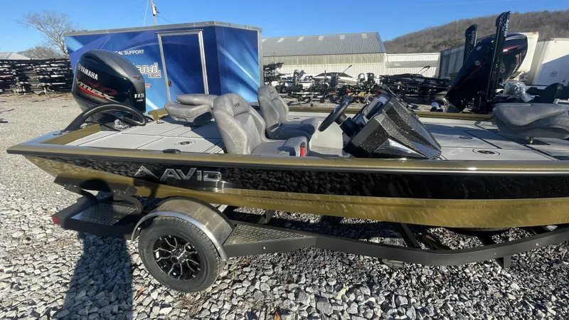Slide: The Image of Avid 18XC Crappie 2024 - 17