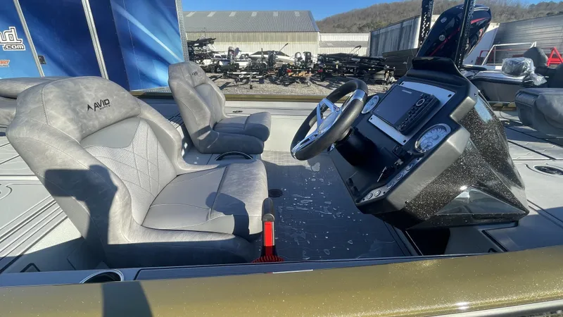 Slide: The Image of Avid 18XC Crappie 2024 - 18