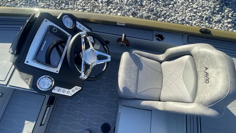 Slide: The Image of Avid 18XC Crappie 2024 - 25