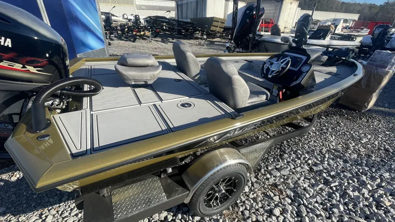 Slide: The Image of Avid 18XC Crappie 2024 - 3