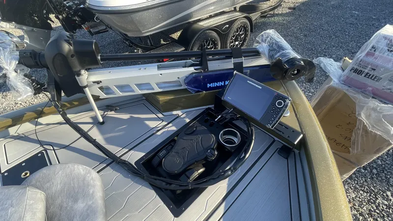 Slide: The Image of Avid 18XC Crappie 2024 - 5