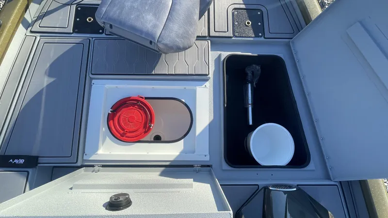 Slide: The Image of Avid 18XC Crappie 2024 - 8