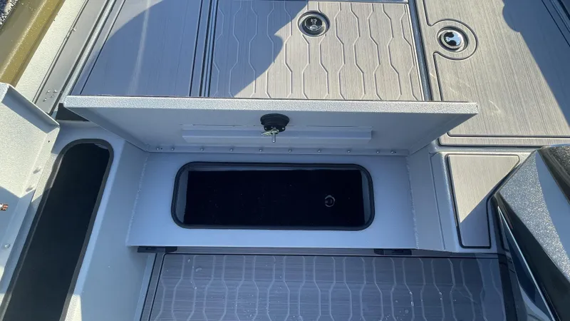 Slide: The Image of Avid 18XC Crappie 2024 - 9