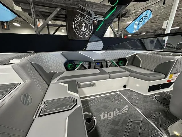 Slide: The Image of Tigé 22RZX 2024 - 11