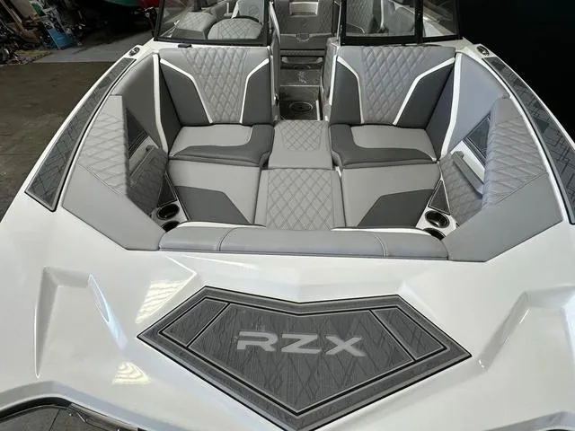 Slide: The Image of Tigé 22RZX 2024 - 20