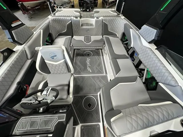 Slide: The Image of Tigé 22RZX 2024 - 21