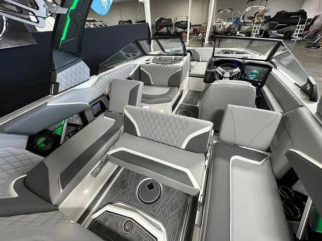 Slide: The Image of Tigé 22RZX 2024 - 23