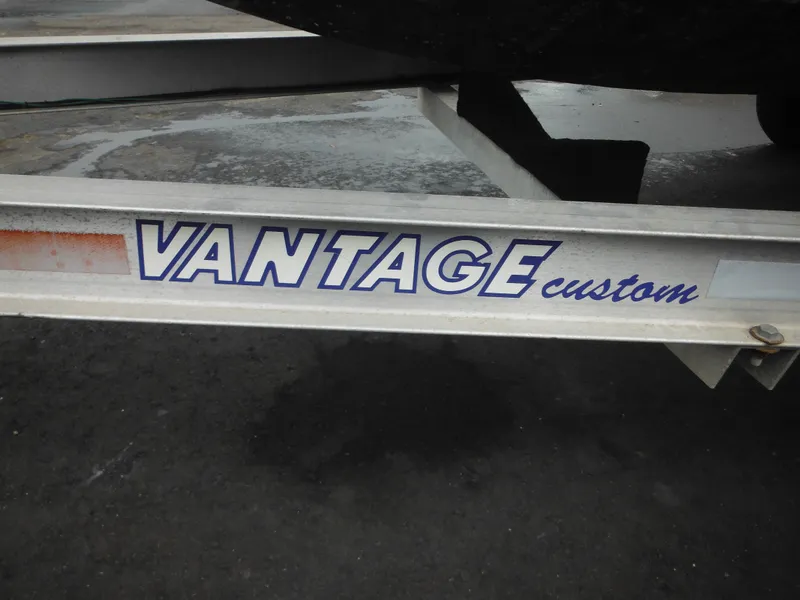 Slide: The Image of VANTAGE custom boat trailer for 1997 Robalo 2140 Walkaround. - 43