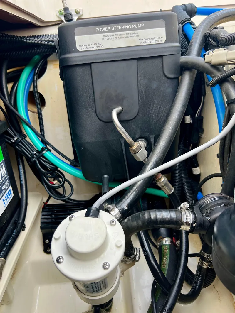 Slide: The Image of Boston Whaler 250 Outrage 2015 - 51