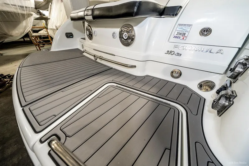 Slide: The Image of 2008 Formula 310 Sun Sport boat deck with gray non-slip surface. - 40