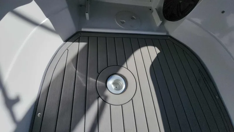 Slide: The Image of Rinker QX 26 2018 - 50