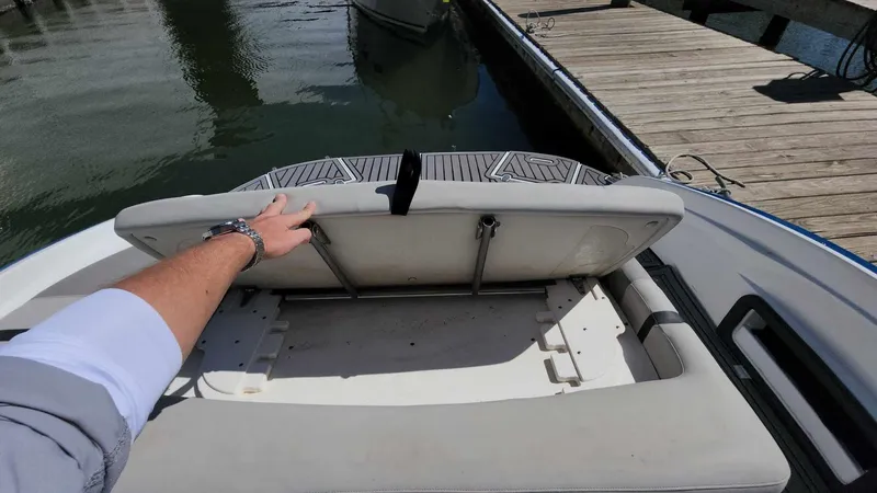 Slide: The Image of Rinker QX 26 2018 - 52