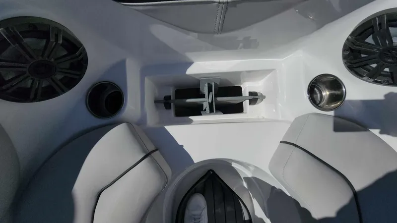 Slide: The Image of Rinker QX 26 2018 - 63