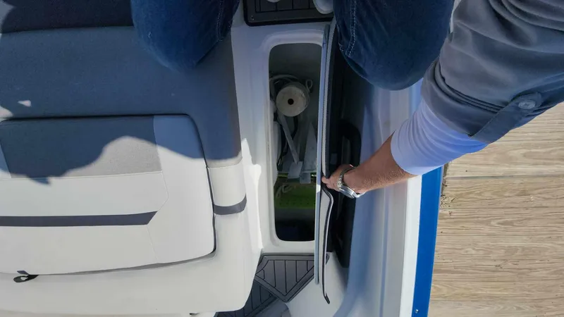 Slide: The Image of Rinker QX 26 2018 - 67