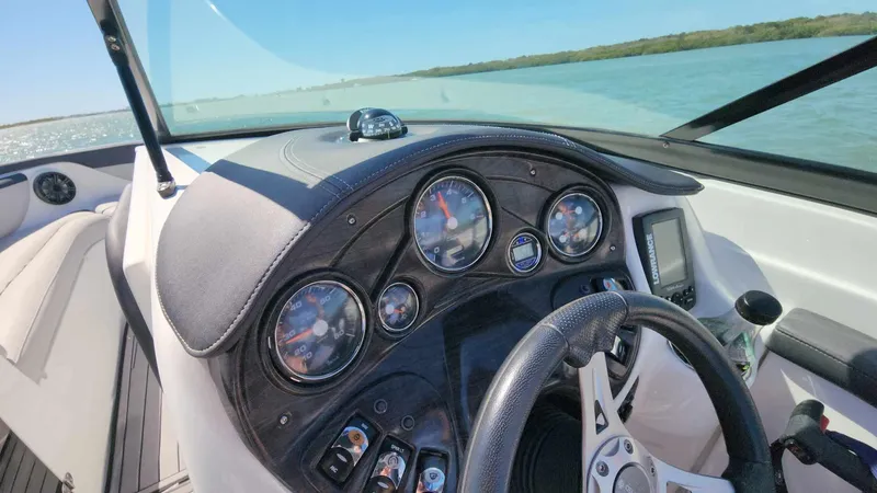 Slide: The Image of Rinker QX 26 2018 - 68