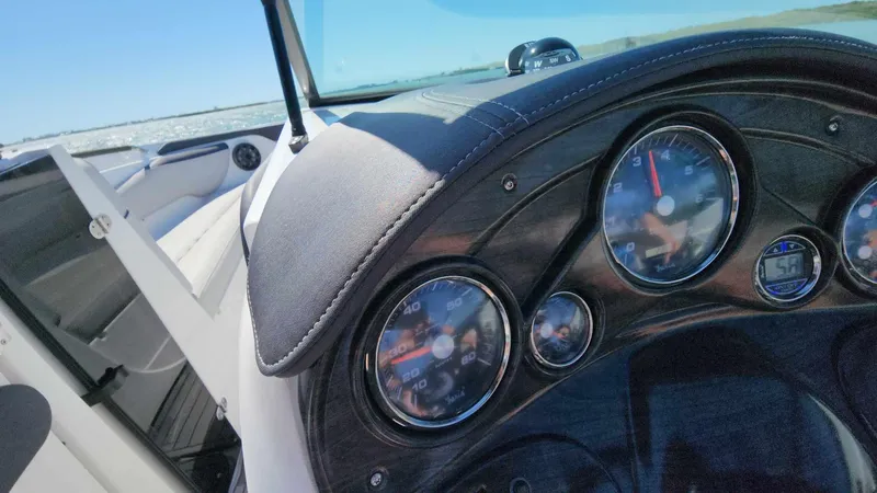 Slide: The Image of Rinker QX 26 2018 - 76