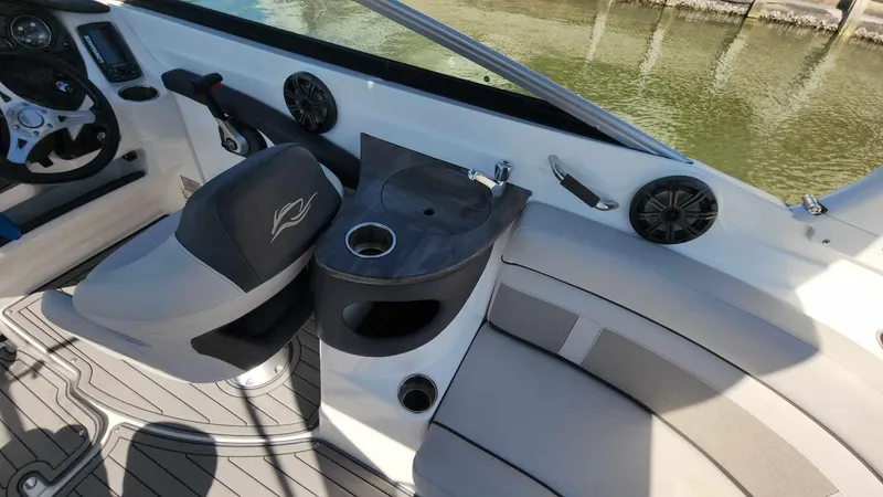 Slide: The Image of Rinker QX 26 2018 - 79