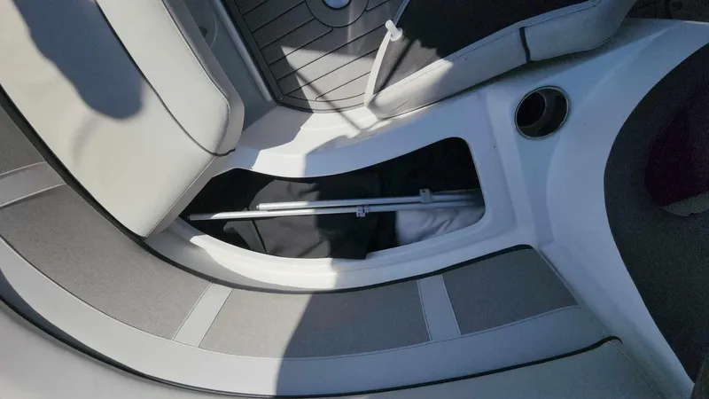 Slide: The Image of Rinker QX 26 2018 - 83