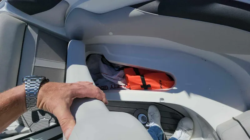 Slide: The Image of Rinker QX 26 2018 - 85