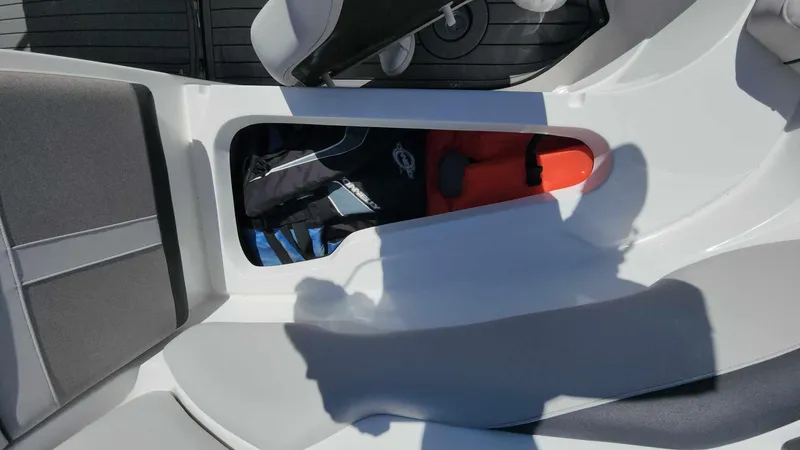 Slide: The Image of Rinker QX 26 2018 - 88