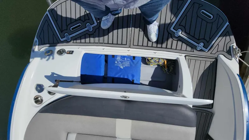 Slide: The Image of Rinker QX 26 2018 - 96