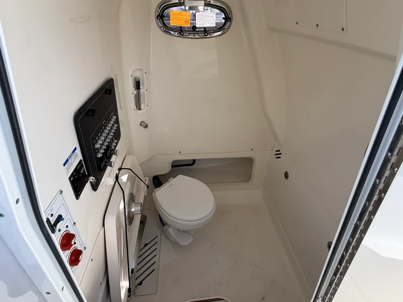 Slide: The Image of Boston Whaler 250 Outrage 2027 - 20