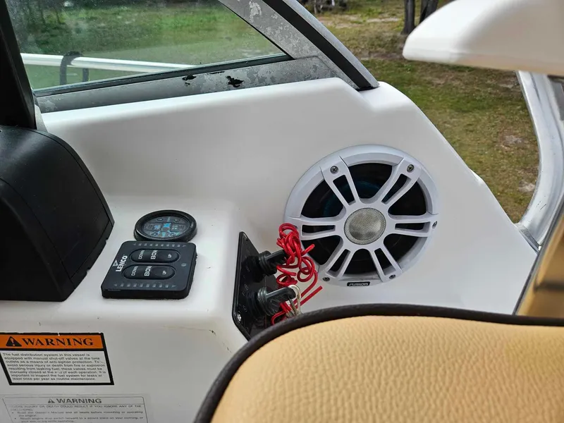 Slide: The Image of Century 3200 Walk-Around 2001 - 123