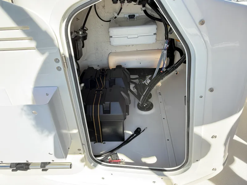 Slide: The Image of Boston Whaler 170 Montauk 2027 - 16
