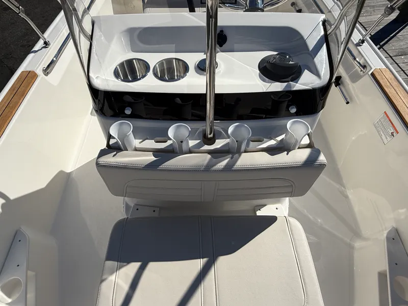 Slide: The Image of Boston Whaler 170 Montauk 2027 - 12