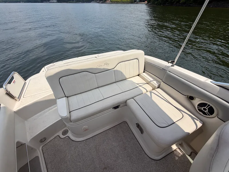 Slide: The Image of Sea Ray 230 SUNDECK 2009 - 17