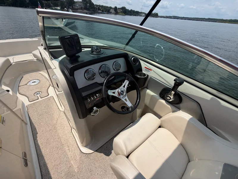 Slide: The Image of Sea Ray 230 SUNDECK 2009 - 13