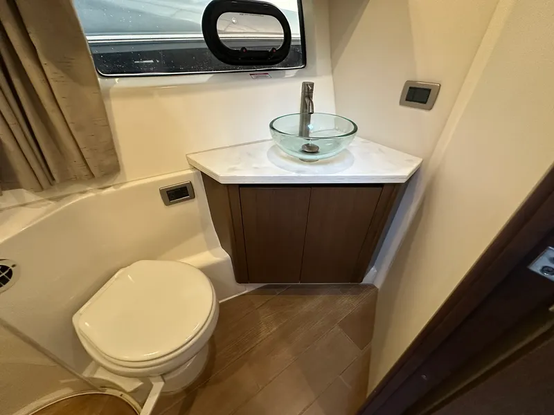 Slide: The Image of Sea Ray SUNDANCER 400 2017 - 17