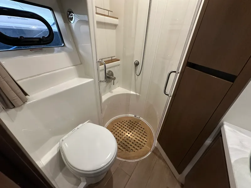 Slide: The Image of Sea Ray SUNDANCER 400 2017 - 23