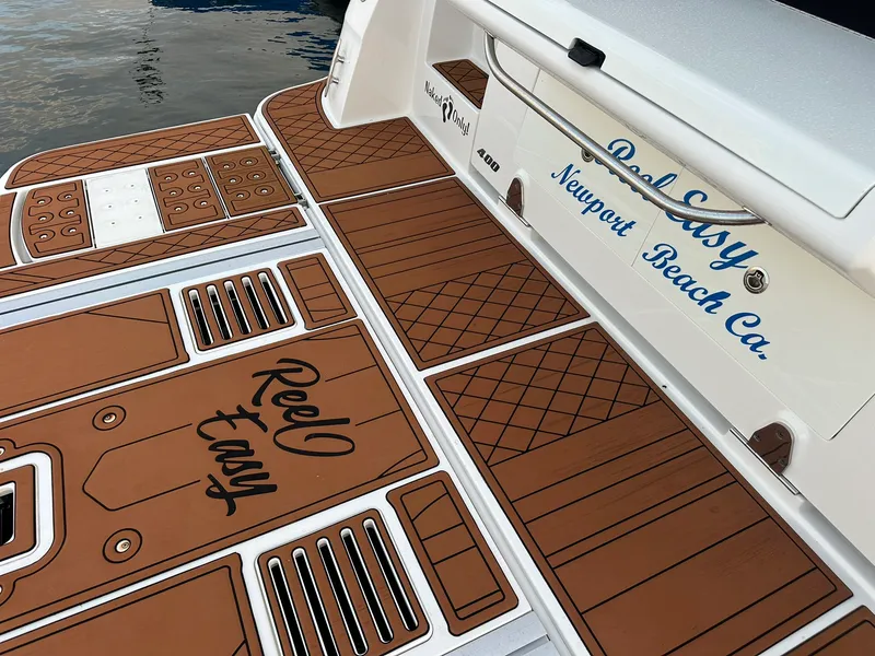 Slide: The Image of Sea Ray SUNDANCER 400 2017 - 35
