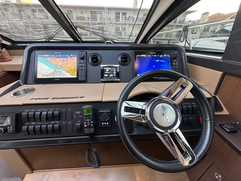 Slide: The Image of Sea Ray SUNDANCER 400 2017 - 43