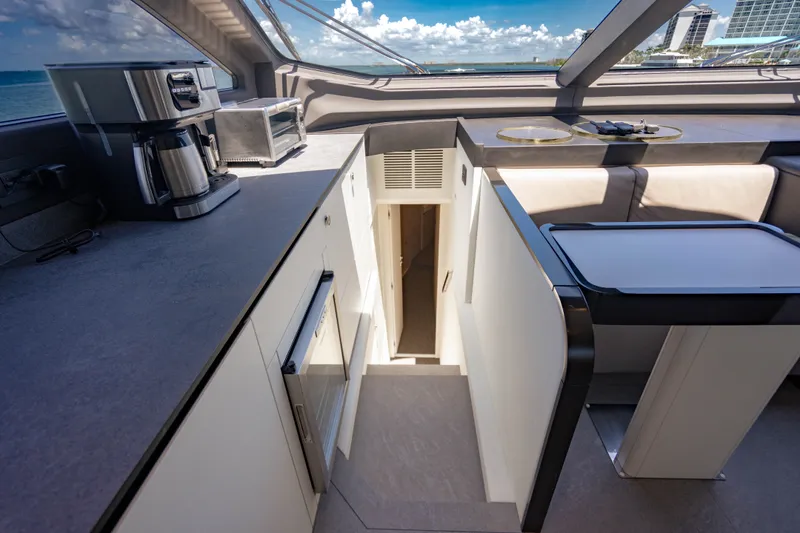 Slide: The Image of Azimut FLY 78 2025 - 28