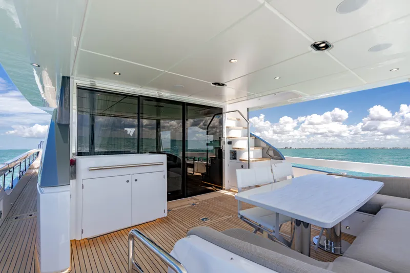 Slide: The Image of Azimut FLY 78 2025 - 3