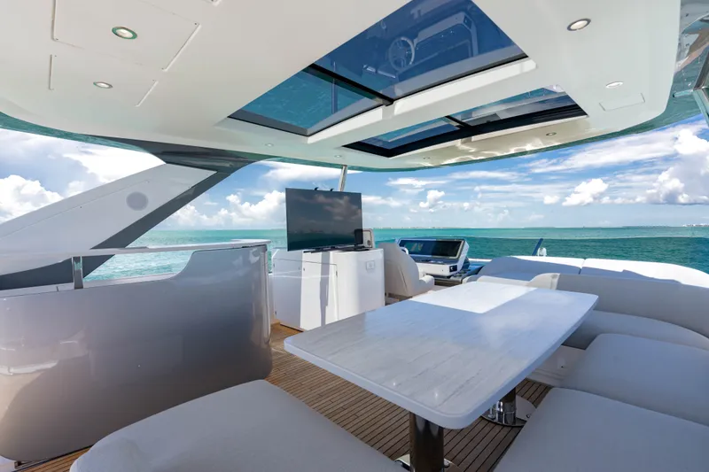 Slide: The Image of Azimut FLY 78 2025 - 25