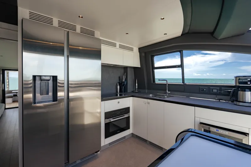 Slide: The Image of Azimut FLY 78 2025 - 8